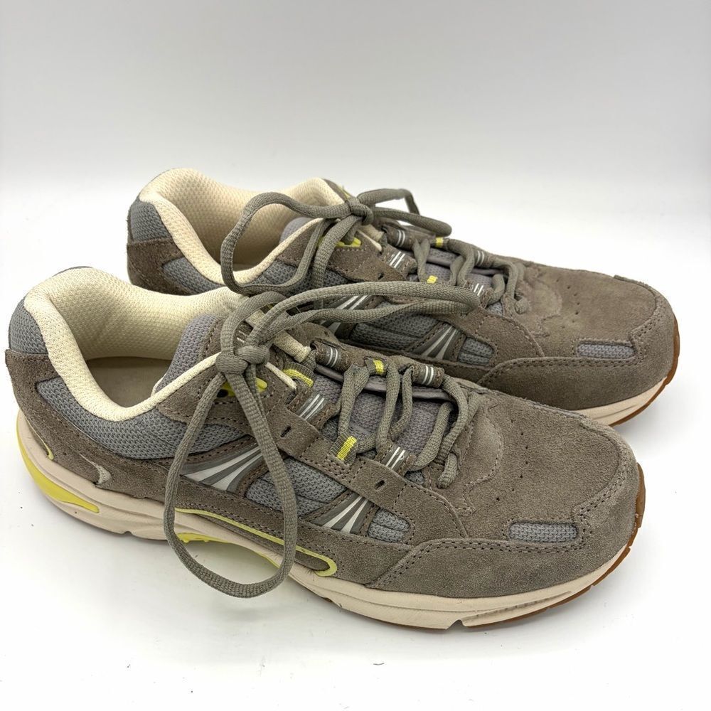 Vionic women’s walker gray suede walking shoe sneaker performance size 8.5
